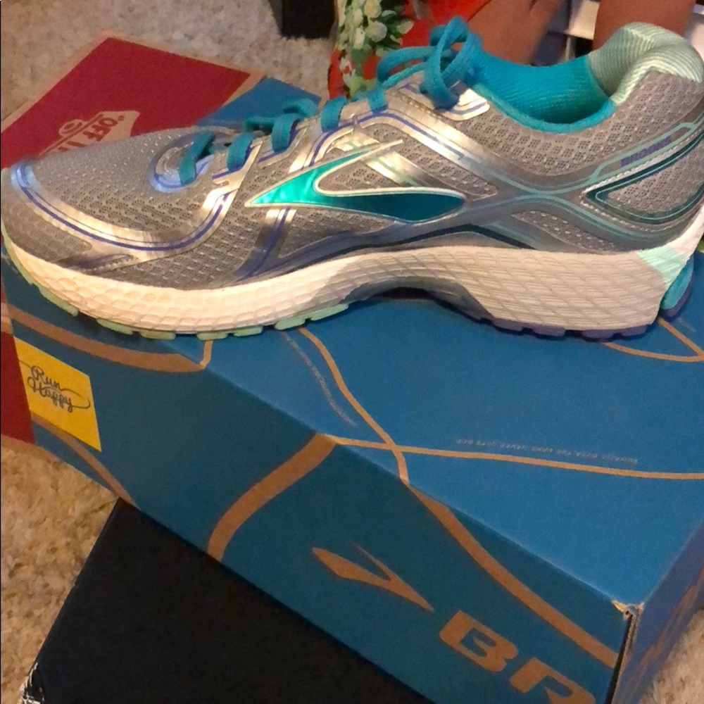 Brooks adrenaline GTS 16